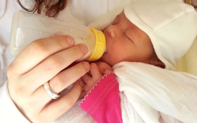 Die Anzeichen einer Milchnahrungunverträglichkeit bei Babys